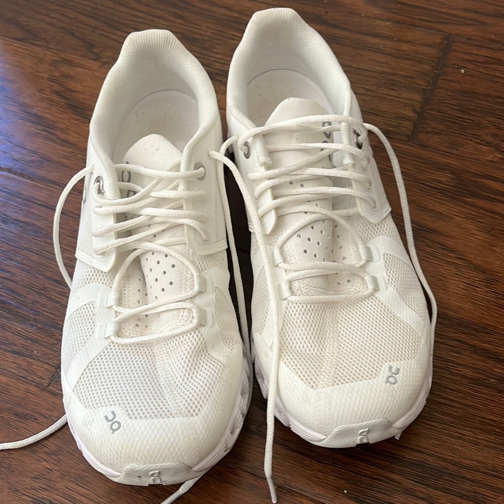 On Cloud running shoes size 8